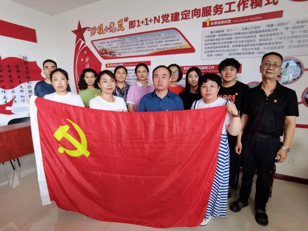 两个成年人带两个三岁以下小孩坐高铁怎么收费？游戏画面